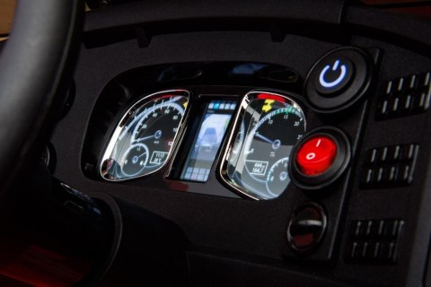Auto na akumulator Mercedes-Benz Zetros dla dzieci Czerwony + 2-osobowy + Bagażnik + Pilot Auto na akumulator Mercedes-Benz Zetros dla dzieci Czerwony + 2-osobowy + Bagażnik + Pilot