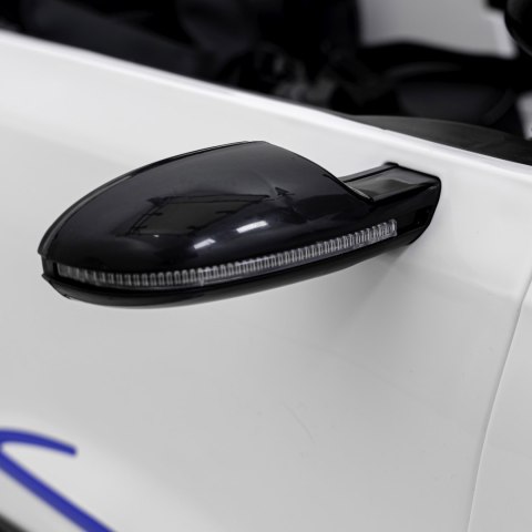 Mercedes Benz AMG EQA dla dzieci Biały + Pilot + 5-punktowe pasy + EVA + Wyświetlacz MP3 + LED Mercedes Benz AMG EQA dla dzieci Biały + Pilot + 5-punktowe pasy + EVA + Wyświetlacz MP3 + LED