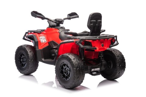 Quad Can Am Outlander ATV z Pilotem Czerwony Quad Can Am Outlander ATV z Pilotem Czerwony