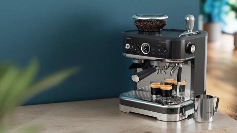 Philips | Espresso Machine | PSA3218/10 Barista Brew | Pump pressure 15 bar | Built-in milk frother | Semi-automatic | 1350 W |