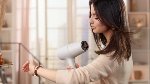 Philips Hair dryer | BHD501/00 5000 Series | 2100 W | Number of temperature settings 6 | Ionic function | White