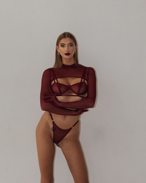 Promees Vivien burgundy top M/L